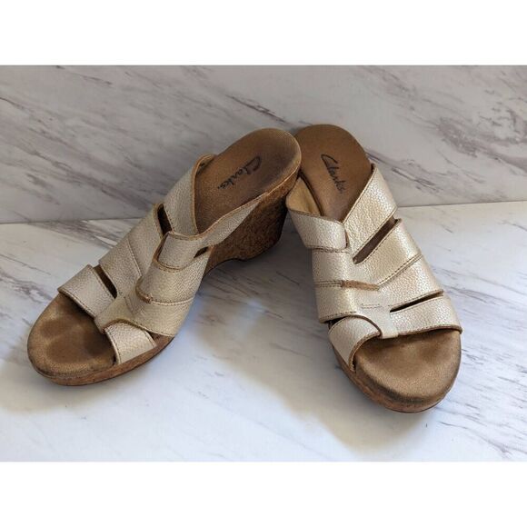 Clark's Women's Cream Slip On Open Toe Leather 3" Heel Sandal Size 7.5 - Picture 2 of 7